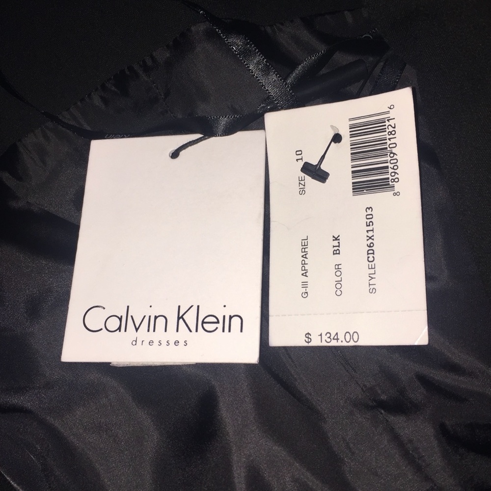 Calvin Klein - Picture 4 of 6